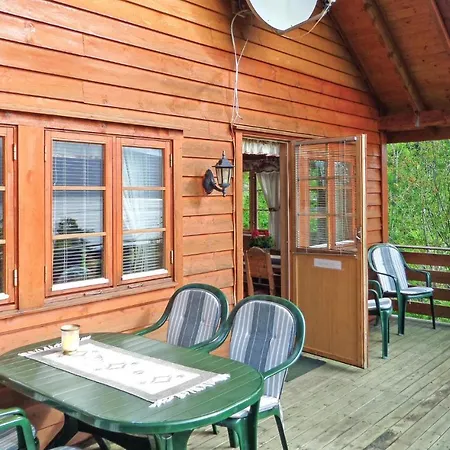 3 Bedroom Nice In Varaldsoy