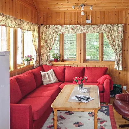 3 Bedroom Nice In Varaldsoy Semesterbostad Gjuvsland