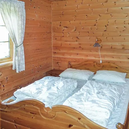 Semesterbostad 3 Bedroom Nice In Varaldsoy