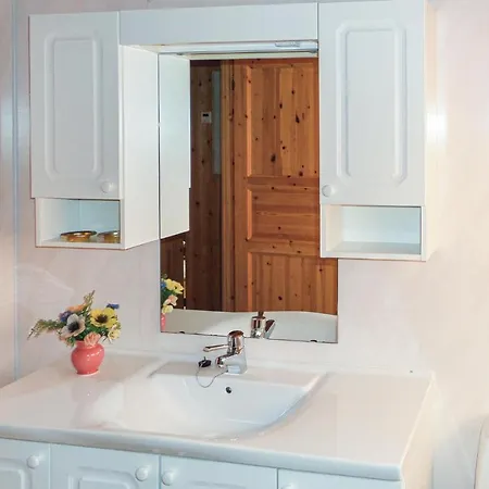 Semesterbostad 3 Bedroom Nice In Varaldsoy *